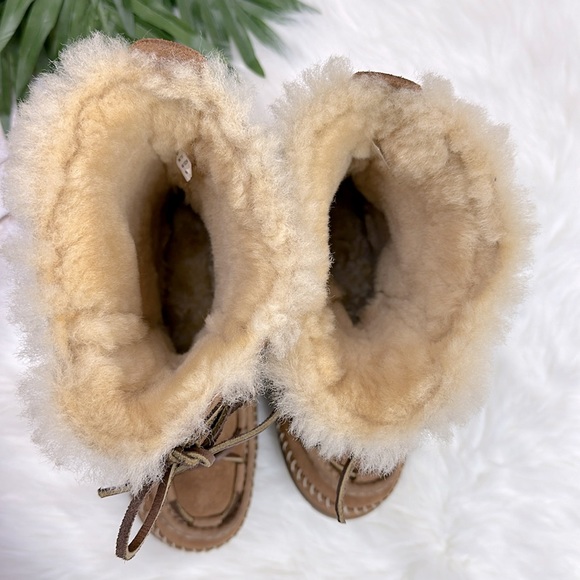 L.L. Bean Brown Shearling-Lined Boots - Picture 5 of 8